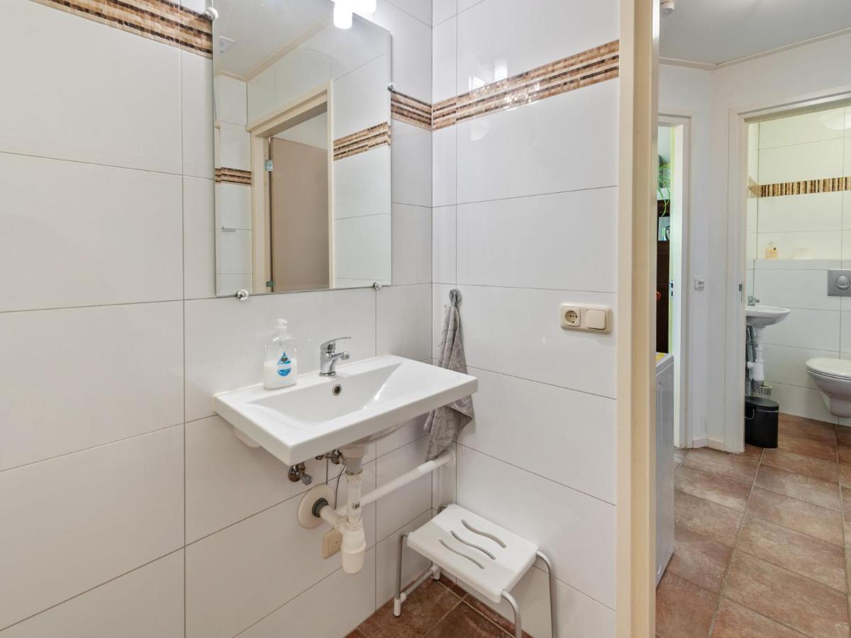 Hoogzand Enticing Holiday Home In Eastermar Near Burgumer Mar Lake מראה חיצוני תמונה
