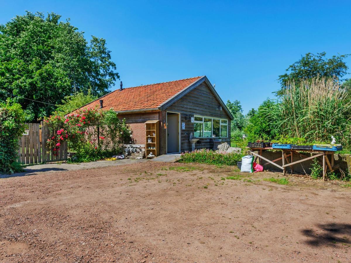 Hoogzand Enticing Holiday Home In Eastermar Near Burgumer Mar Lake מראה חיצוני תמונה