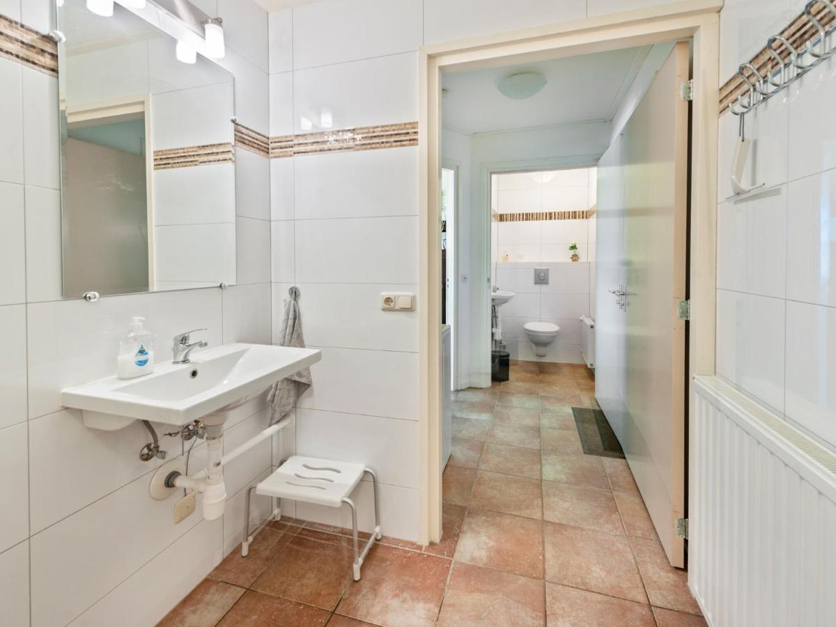 Hoogzand Enticing Holiday Home In Eastermar Near Burgumer Mar Lake מראה חיצוני תמונה